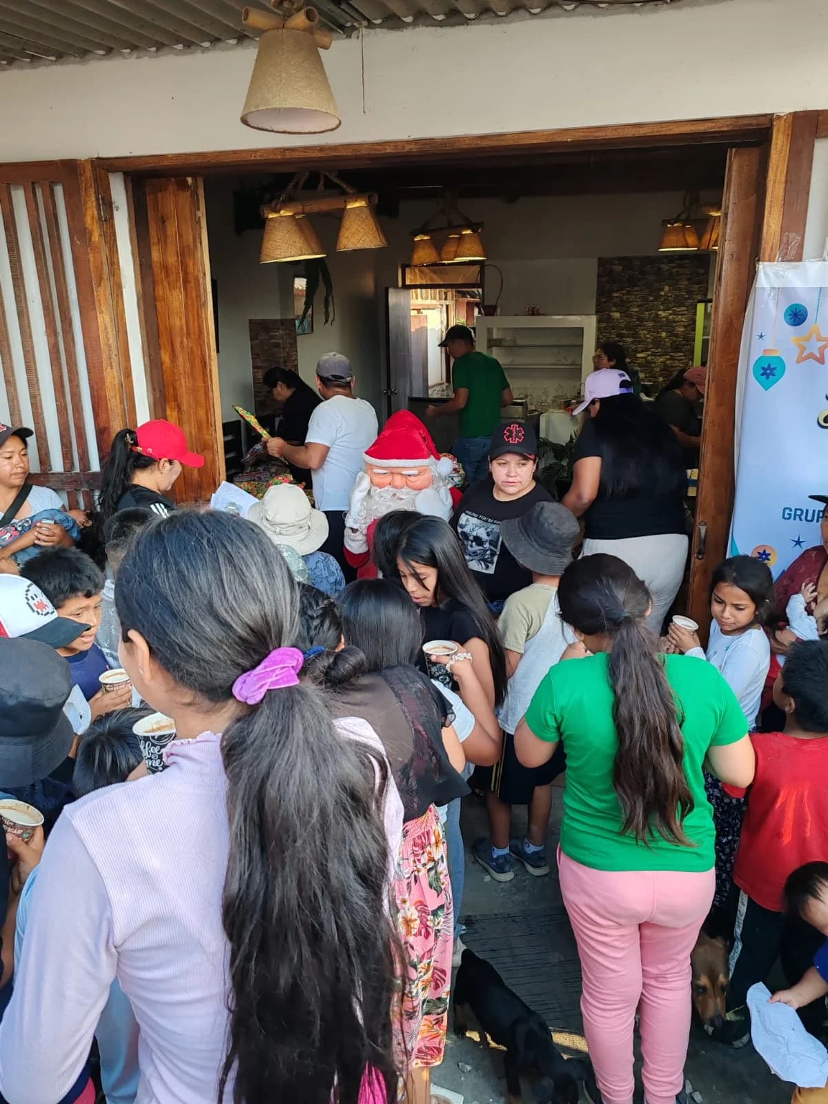 Chocolatada comunitaria navideña